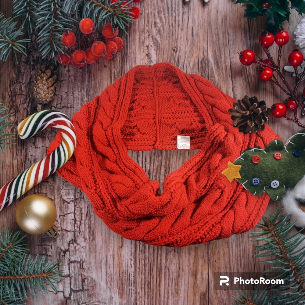 Women's red cable knit scarf